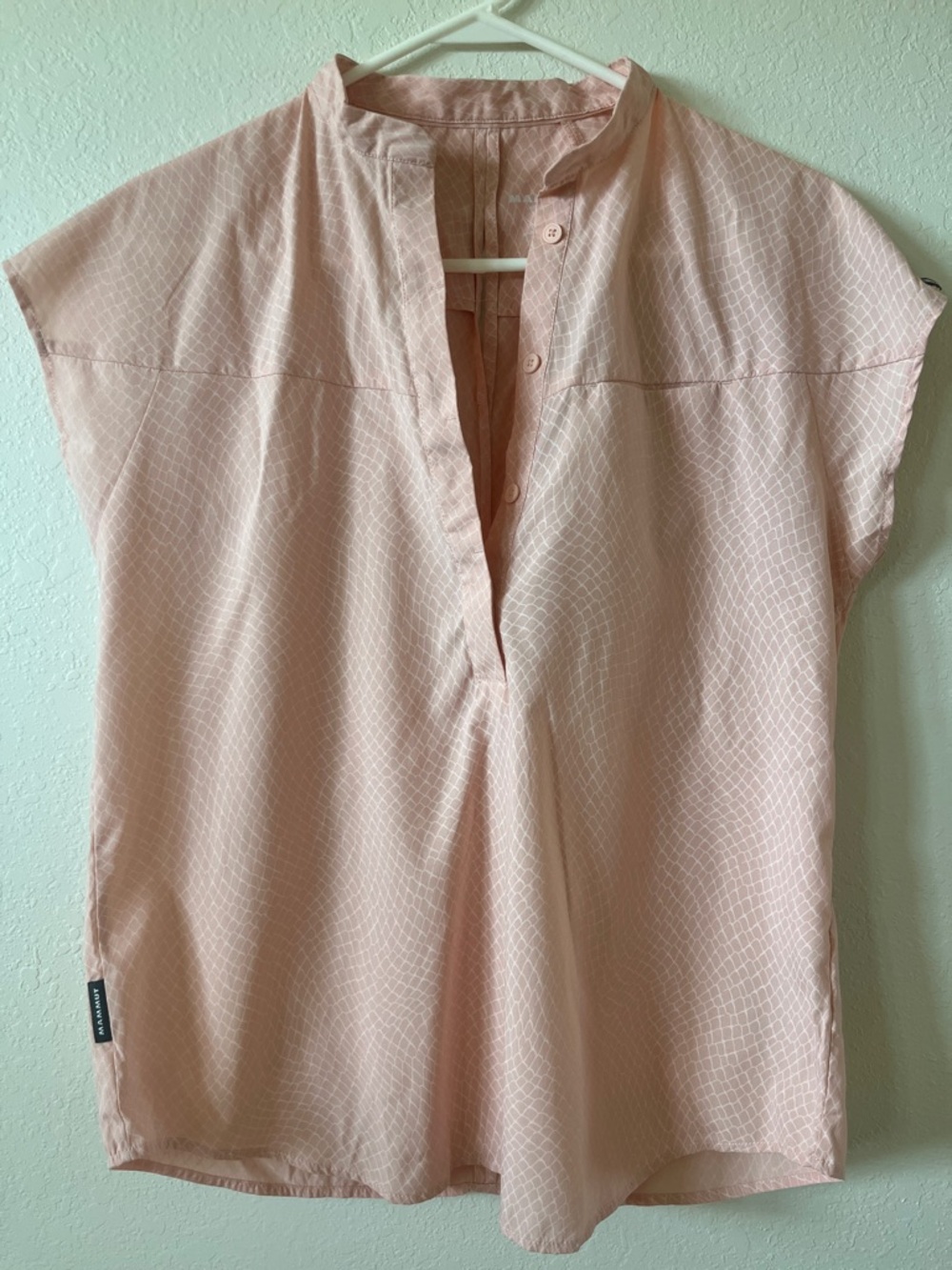 Mammut Light Pink Short-Sleeve Vented Split-Neck Blouse Medium